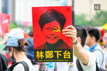 La rue fait plier l'exécutif à Hong Kong 