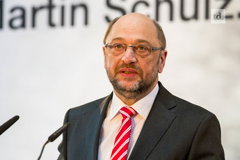 Allemagne : le leader du SPD terrassé par Angela Merkel 