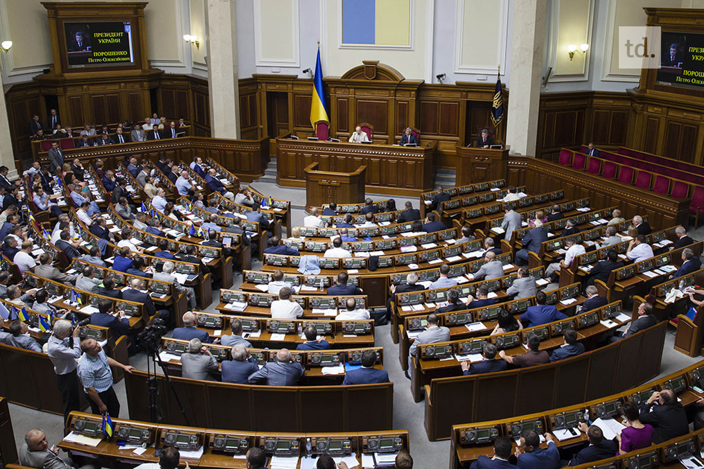 Un mort devant le Parlement ukrainien