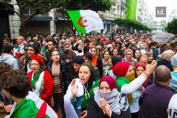 Algérie : Bouteflika jette l'éponge 