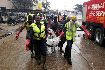 Faure Gnassingbé à Accra sur le lieu de la tragédie 