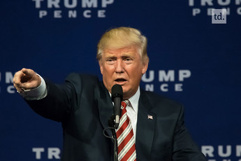 L'écart se resserre entre Clinton et Trump 
