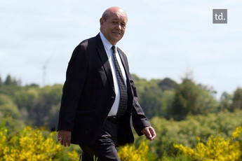 Le Premier ministre s'entretient avec Jean-Yves Le Drian 