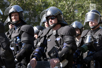 Renforts policiers à la frontière Hongrie-Serbie