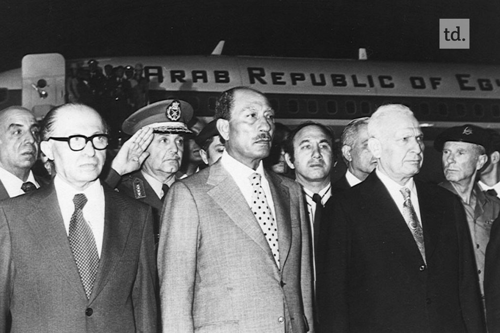 Садат египет. President Sadat photos. Фото Брежнев и Анвар Садат в Египте.